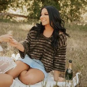 Meet your Posher, Alexia